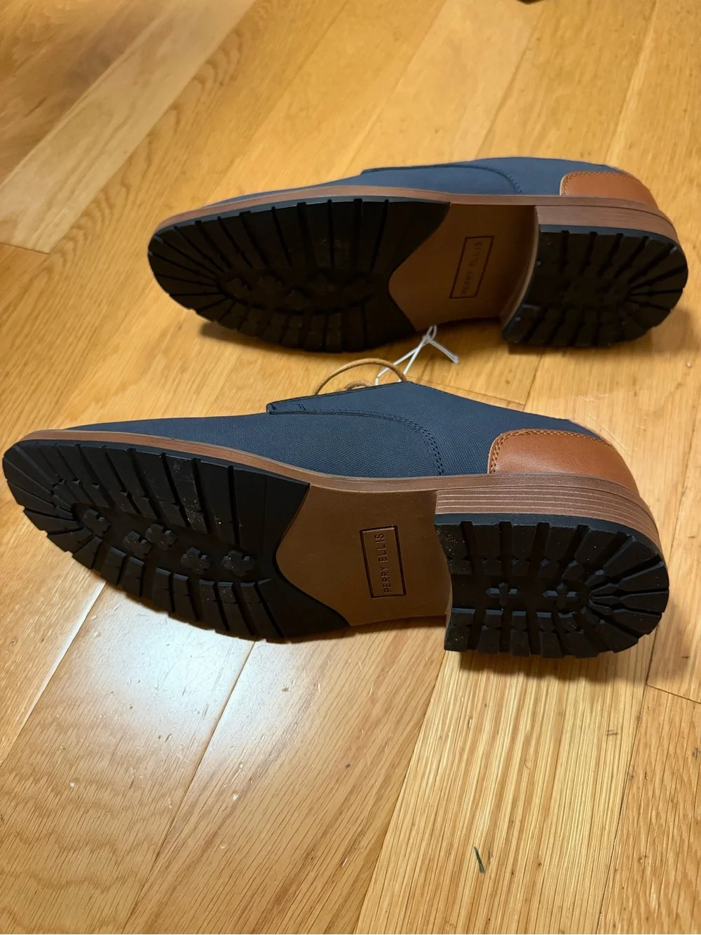 Perry Ellis Navy and Tan Casual Lace-Up Oxfords